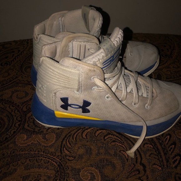 Basketball shoes - Picture 4 of 4